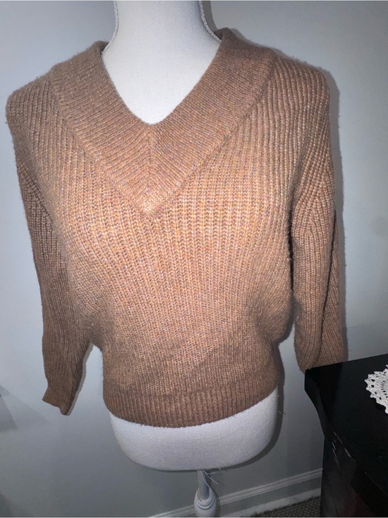 Catherine Malandrino Sweaters - Catherine Malandrino V-Neck Ribbed Sweater in Camel